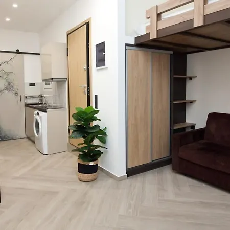 Central Studio For Urban Explorers Athens